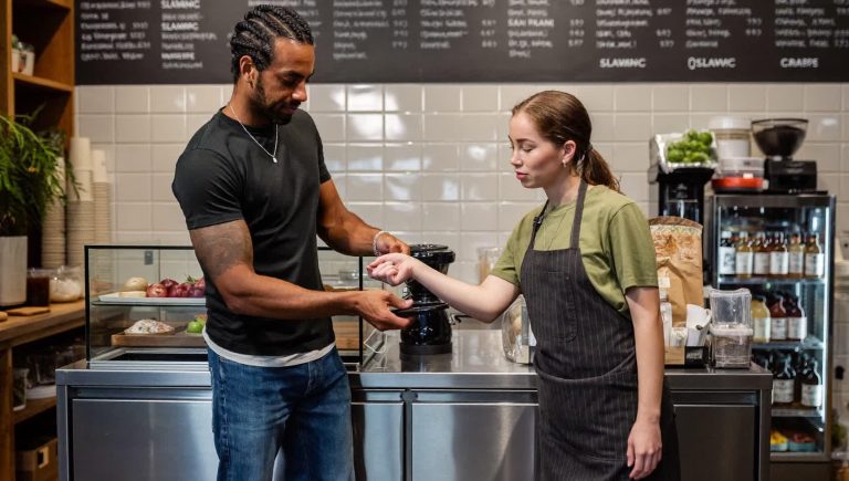 Собираем, отвечаем и меняем сервис: отзывы приносят выручку